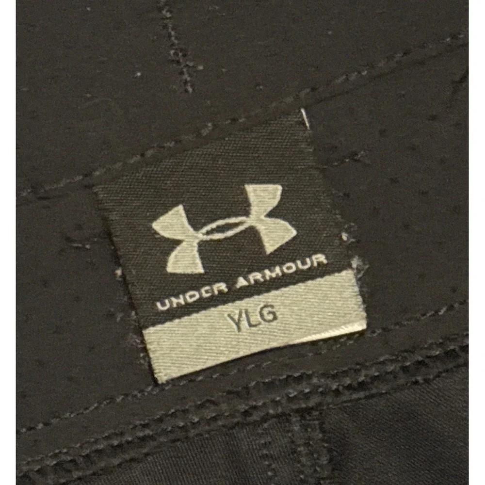 Under Armour Boys Black Athletic Cargo‎ Shorts, Size Youth Large